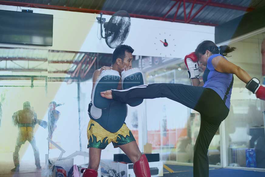 sfidn - Cukup 30 Menit, Yuk Lakukan 5 Gerakan Kickboxing Ini!